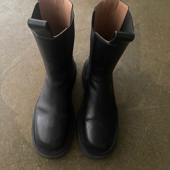 COPY - Bottega Veneta “The Lug” Boot - Picture 4 of 5